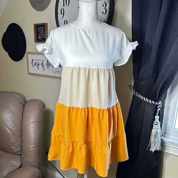 NWOT- Stylish Mini Dress in White, Cream, and Yellow XSmall/Small - Picture 3 of 11